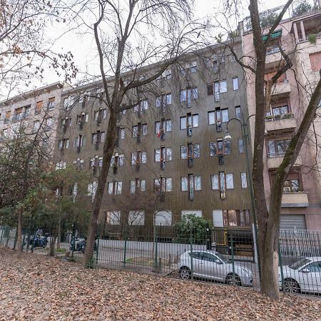 The Best Rent - Gorgeous One-Bedroom Apartment In Ticinese Milan Luaran gambar