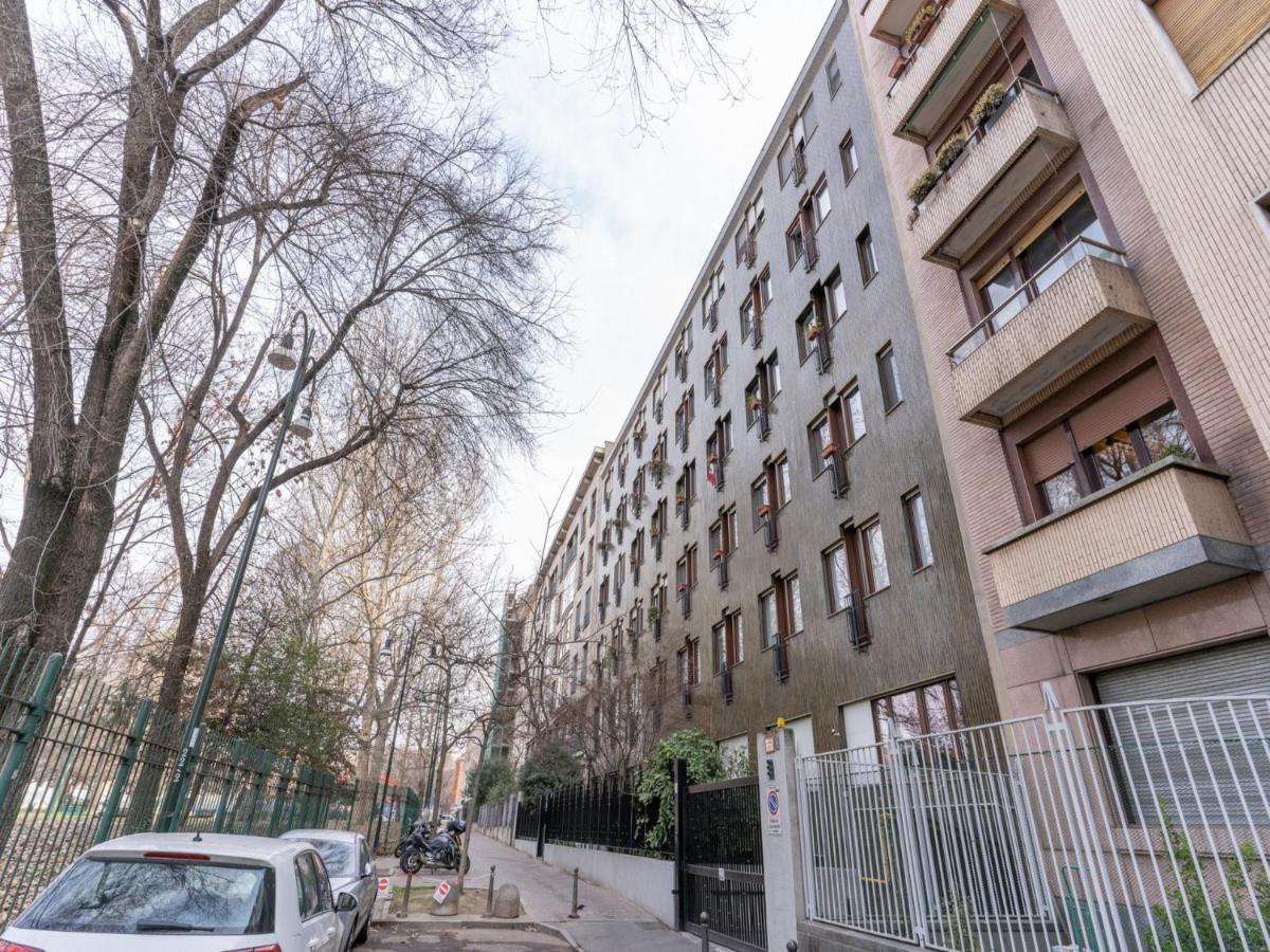 The Best Rent - Gorgeous One-Bedroom Apartment In Ticinese Milan Luaran gambar