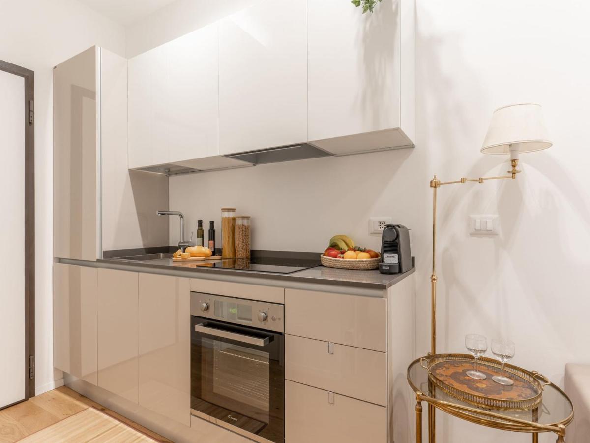 The Best Rent - Gorgeous One-Bedroom Apartment In Ticinese Milan Luaran gambar