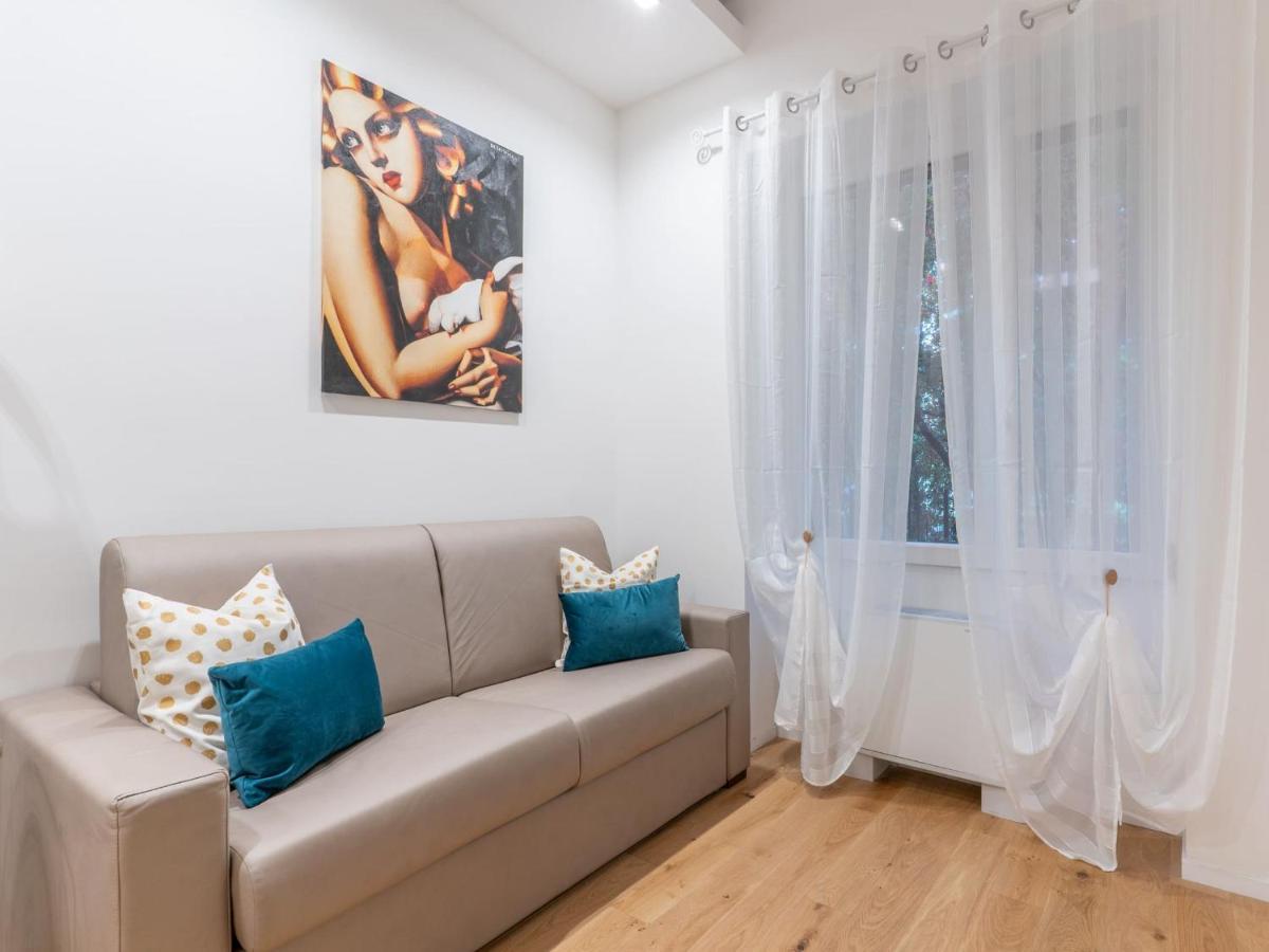 The Best Rent - Gorgeous One-Bedroom Apartment In Ticinese Milan Luaran gambar