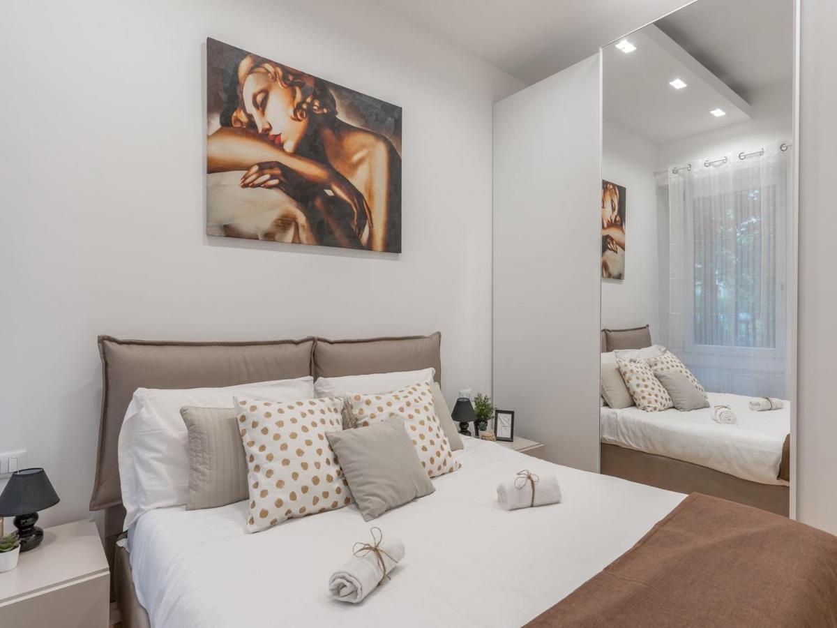 The Best Rent - Gorgeous One-Bedroom Apartment In Ticinese Milan Luaran gambar