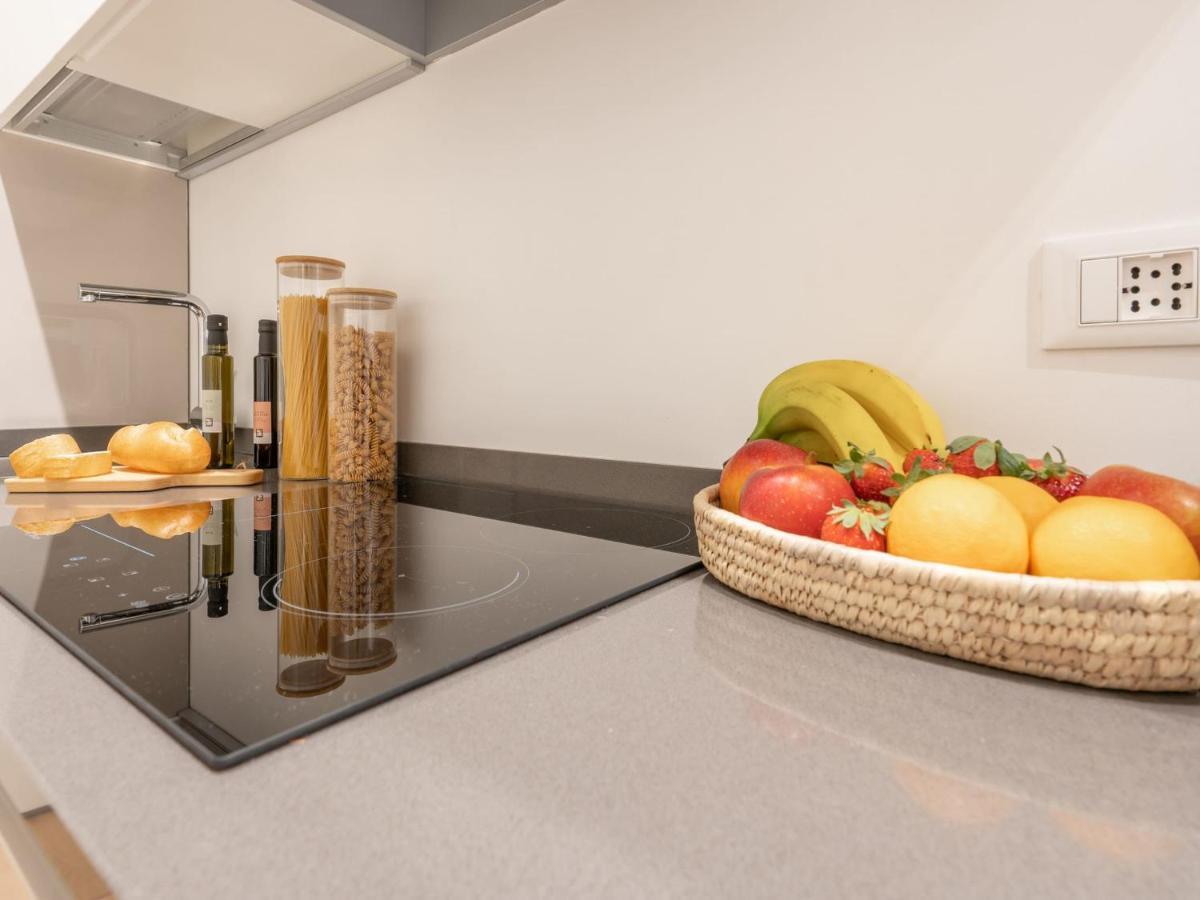 The Best Rent - Gorgeous One-Bedroom Apartment In Ticinese Milan Luaran gambar