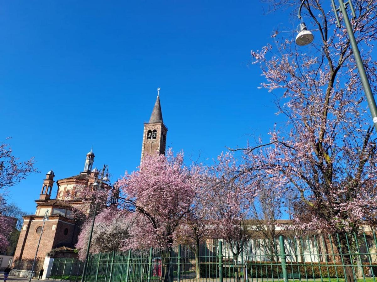 The Best Rent - Gorgeous One-Bedroom Apartment In Ticinese Milan Luaran gambar